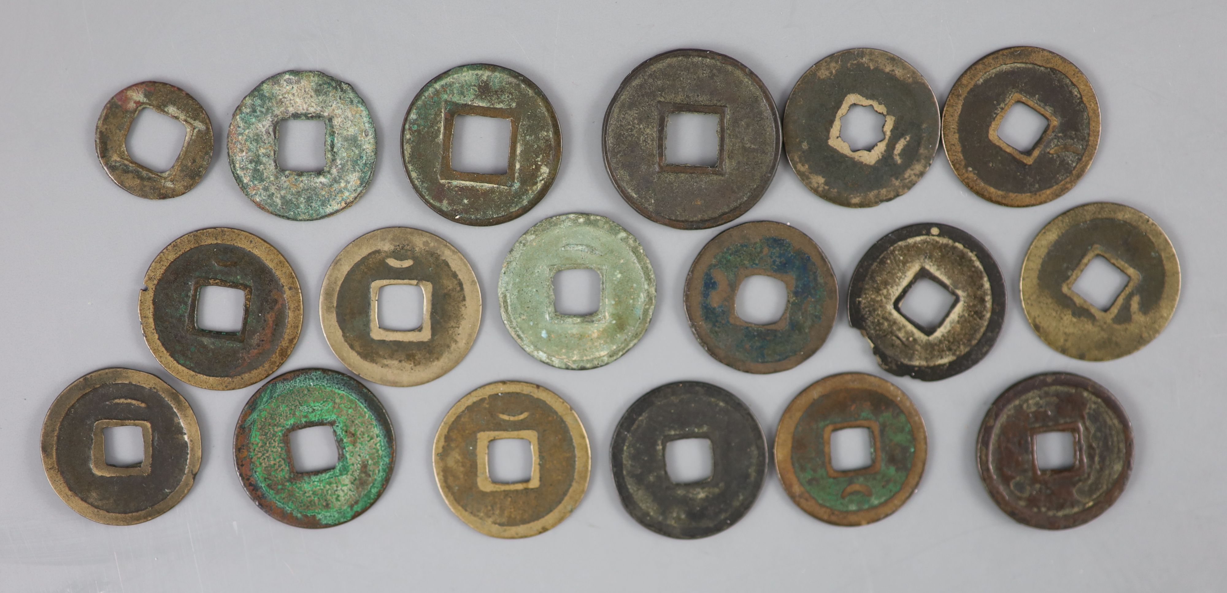 China, 18 Ancient bronze round coins, Southern Dynasties (420 AD) to Tang dynasty (907 AD)